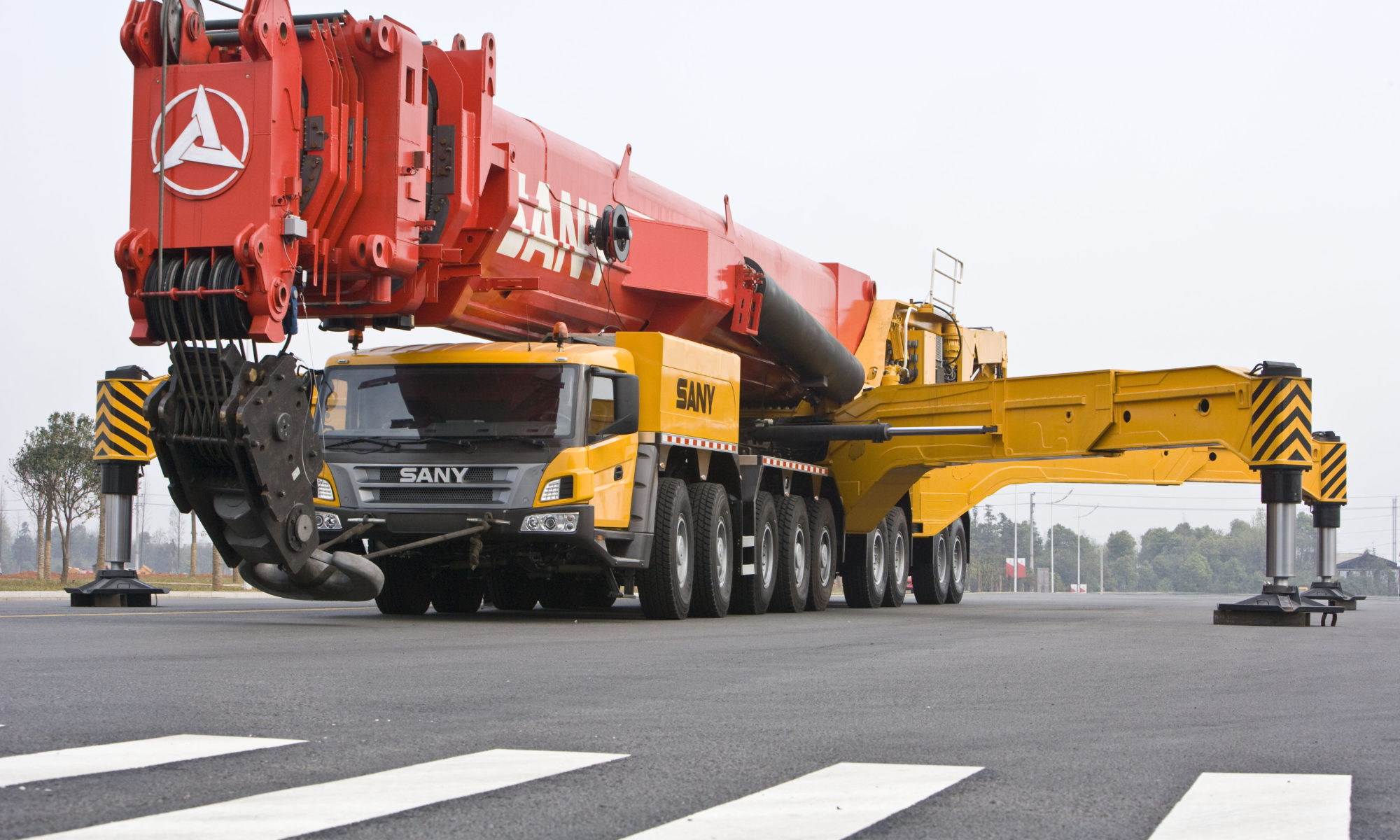 About Advanced Cranes Co